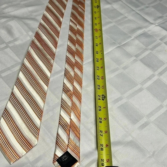 NWT Express 100 silk 58” tie . Diagonal stripes of white orange red . - Picture 3 of 7